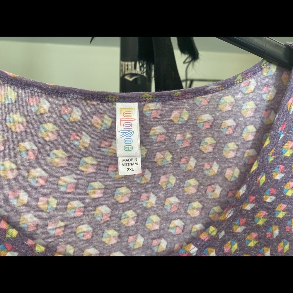 2XL Lularoe Perfect in heathered purple with geometric designs